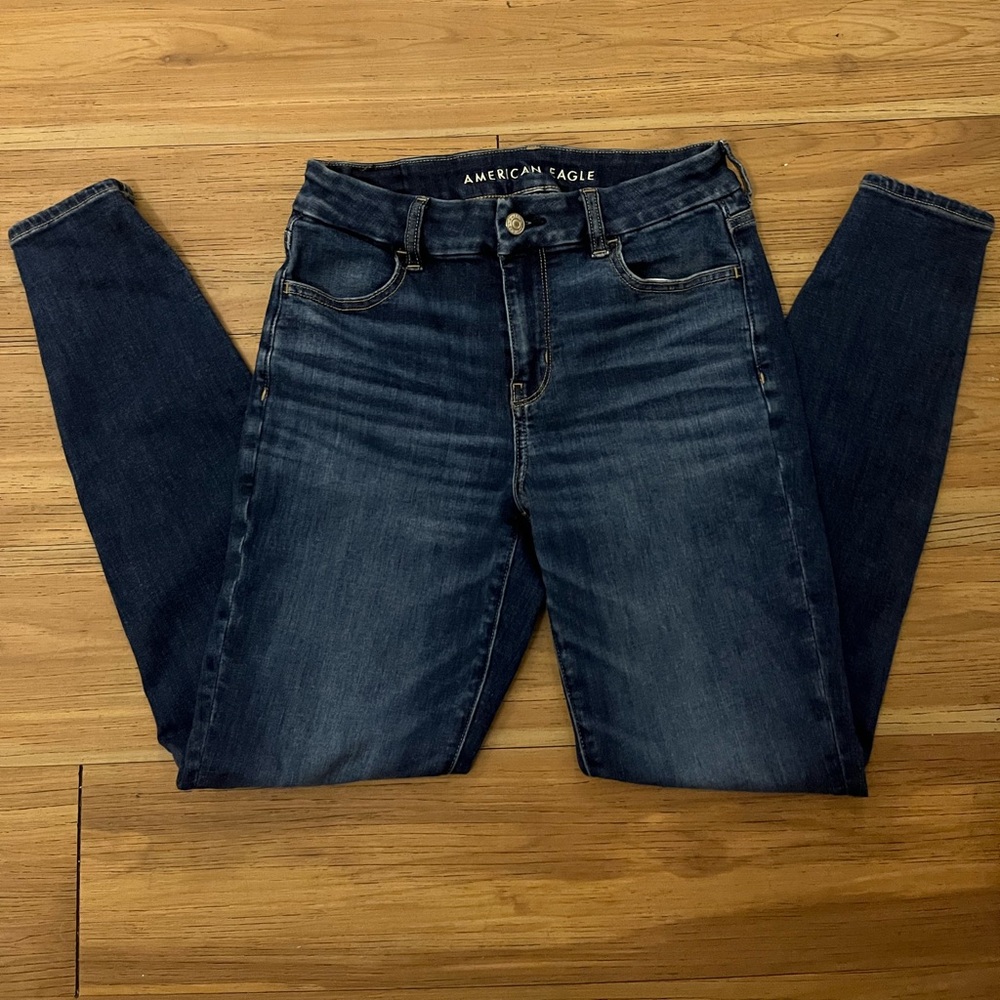 AMERICAN EAGLE JEANS